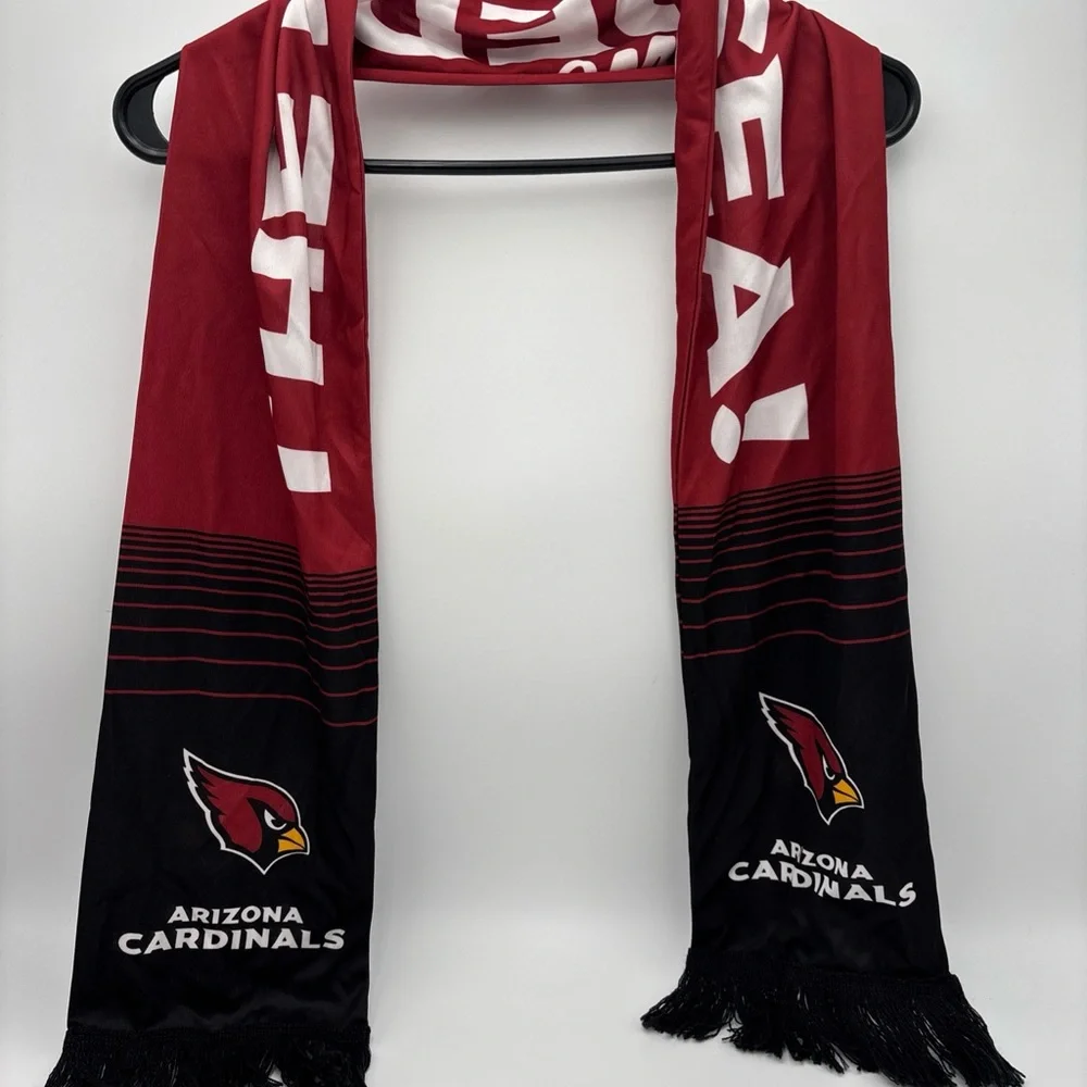 Red‎ and Black Fan Scarf